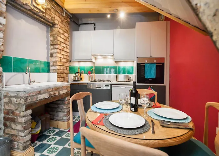 Lägenhet Turquoise House Featured In Elle Decor Magazine *